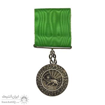 مدال نقره بپاداش خدمت (با جعبه و روبان فابریک) - UNC - رضا شاه