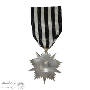 نشان افتخار درجه 3 (با روبان فابریک) - AU58 - رضا شاه