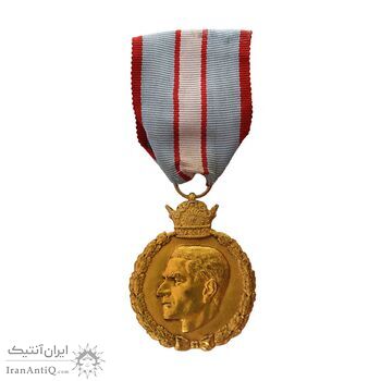 مدال یادبود 28 مرداد 1332 (با روبان و جعبه) - AU - محمدرضا شاه