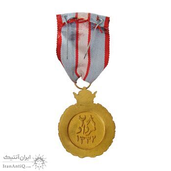 مدال یادبود 28 مرداد 1332 (با روبان و جعبه) - AU - محمدرضا شاه