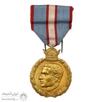 مدال یادبود 28 مرداد 1332 (با روبان و جعبه فابریک متفاوت) - UNC - محمدرضا شاه